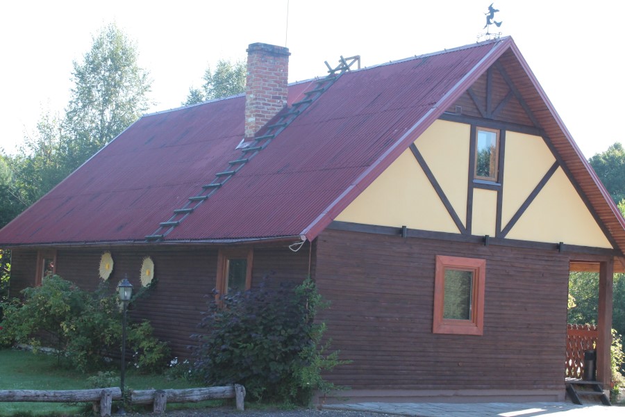 Pirtis prie pokylių salės