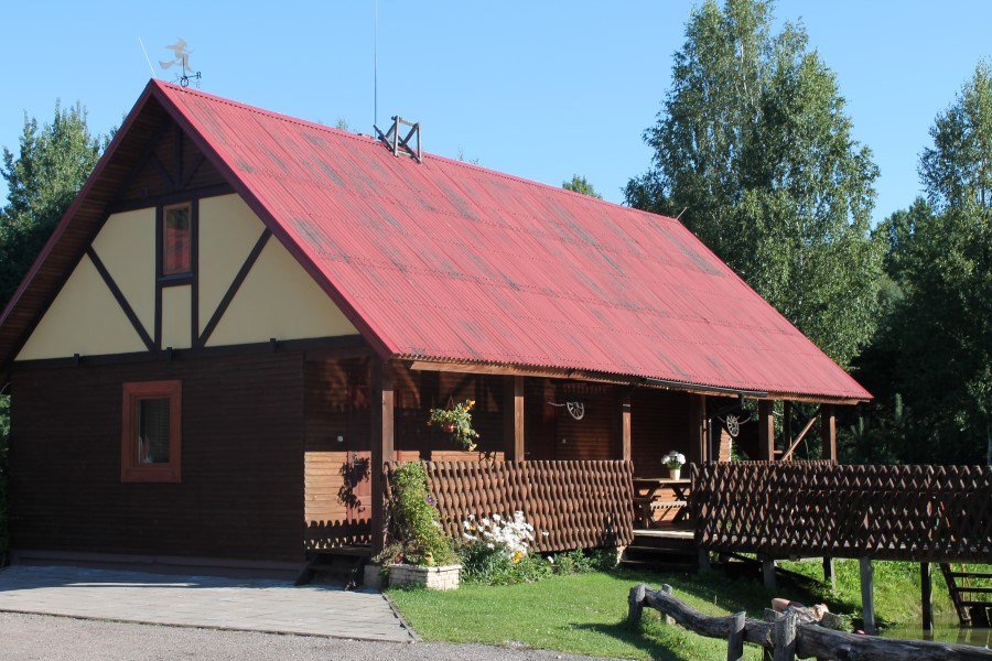 Pirtis prie pokylių salės