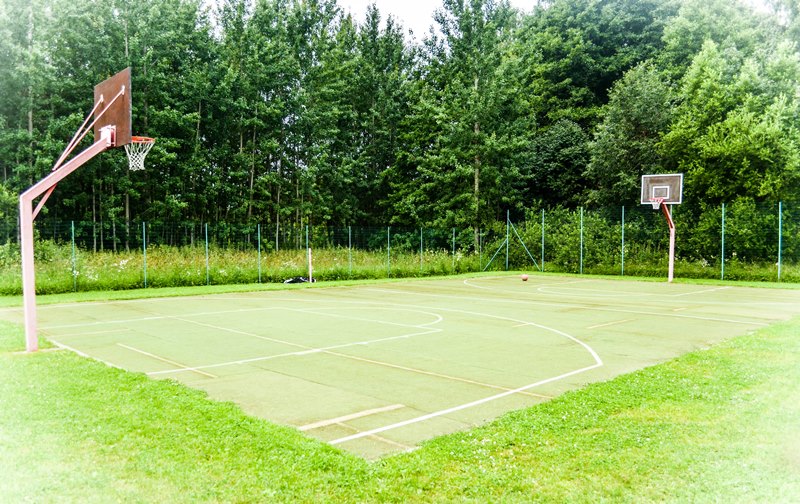 Pirtis prie pokylių salės